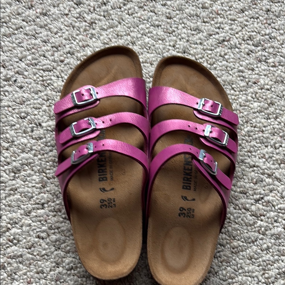 Women’s size 39 Birkenstock sandals